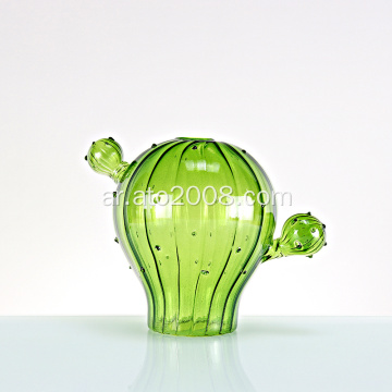 مزهرية زجاجية من الصبار الأخضر